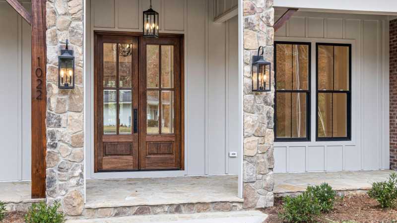 How to Choose an Entrance Door That Makes a Great First Impression