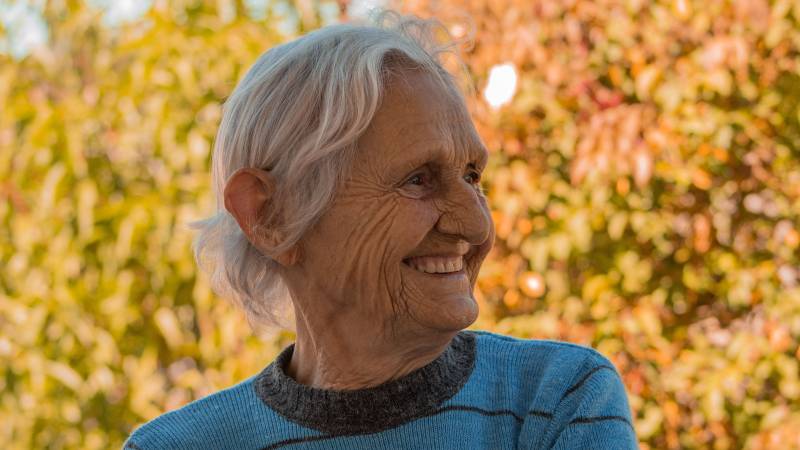5 Business Considerations When Evaluating Senior Living Communities